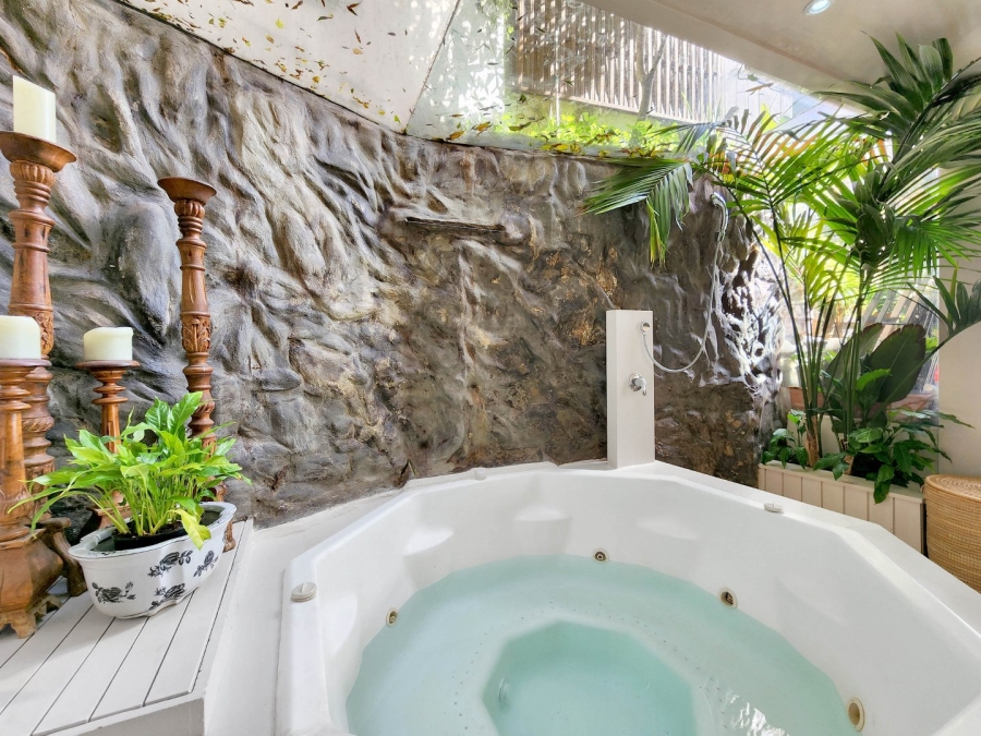 To Let 4 Bedroom Property for Rent in Clifton Western Cape